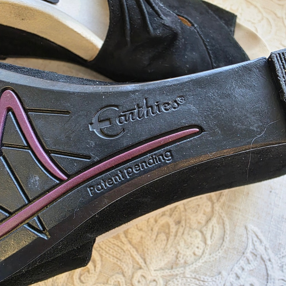 Earthies Veria Too Wedge Sandals 8.5 Black Suede Pleated T-Strap Peep Toe Shoes - Picture 11 of 11